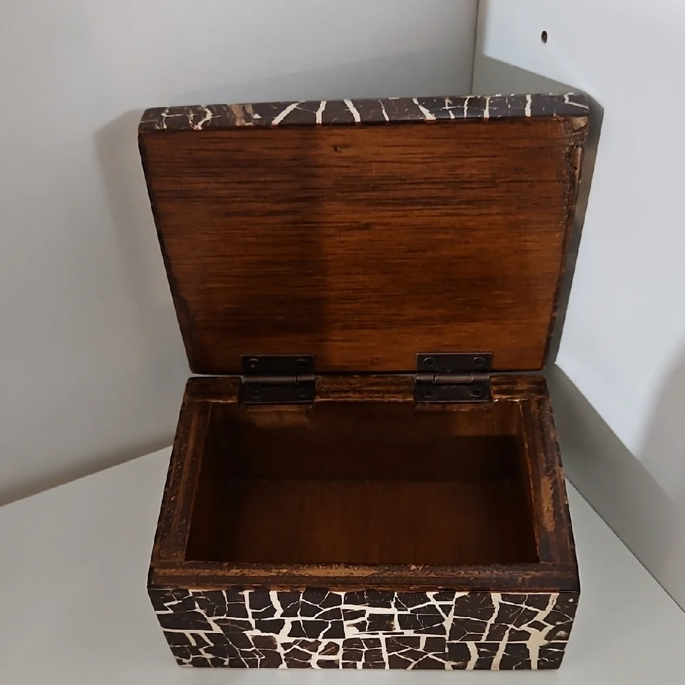 Vintage Handcrafted Wooden Jewelry Box Cracked Eggshell Mosaic Inlay